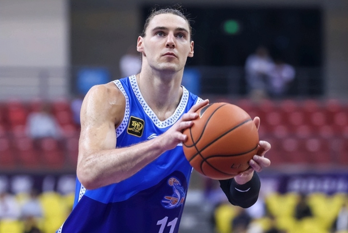 山东男篮客场负山西 斯蒂尔首秀16+10助球队冲击