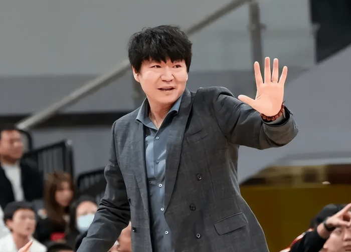 山东男篮客场负山西 斯蒂尔首秀16+10助球队冲击