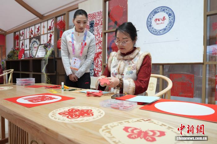 米兰冬奥会中国之家正式开门迎客，展示中华文