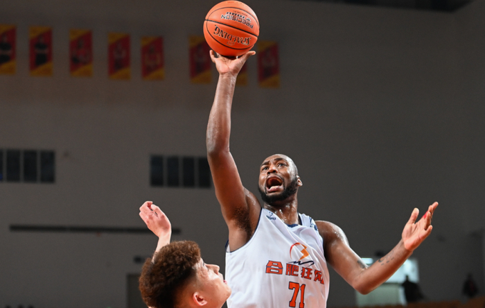 广东男篮瞄准NBL外援麦考伊补强内线