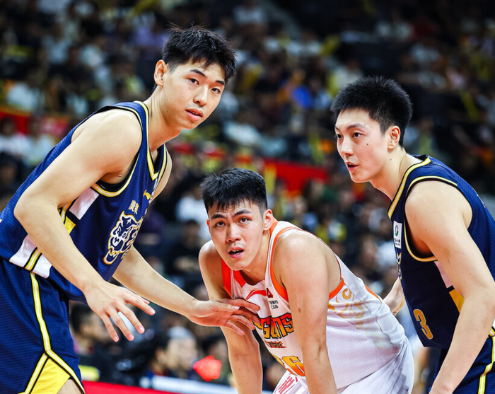 广东男篮瞄准NBL外援麦考伊补强内线