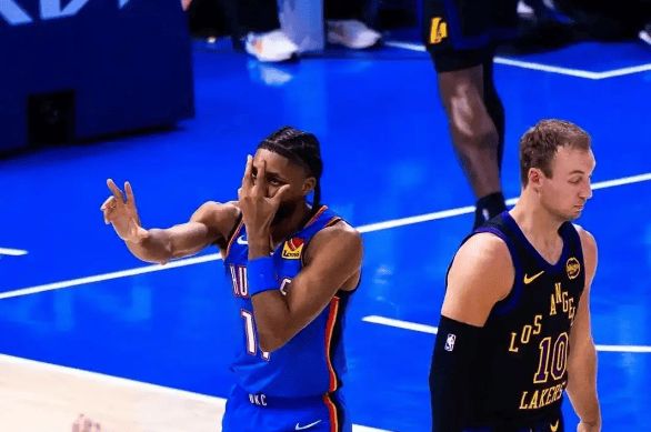 湖人惨败雷霆36分 三巨头集体躺平引争议