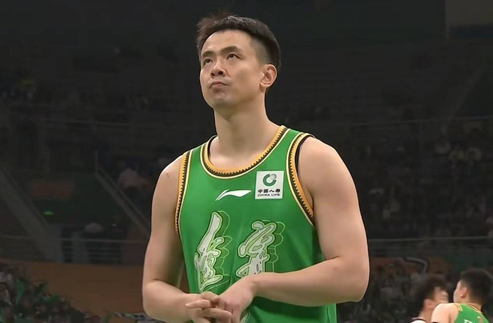 辽宁男篮战术失误致排名下滑，季后赛对阵山东