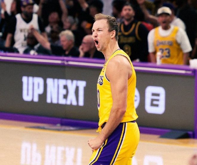 杜兰特复出难挽颓势 火箭客场惨败湖人系列赛