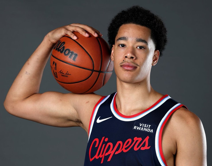 NBA官方在X平台为快船年轻